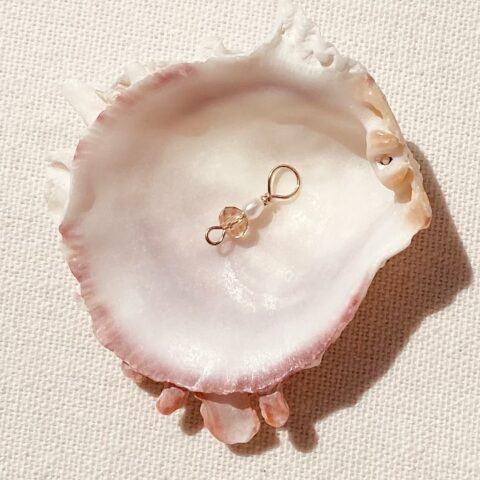 SU SUIS Charm - Crystal Champagne x Pearl White - 14k Gold Filled or Silver - Piece or Pair
